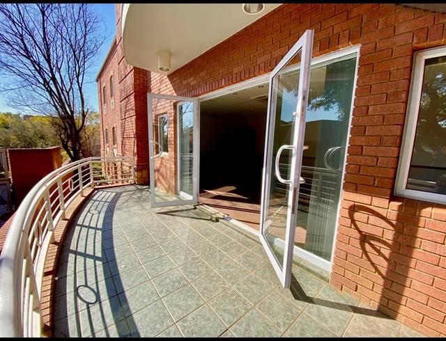 212M² OFFICE TO LET IN FOURWAYS